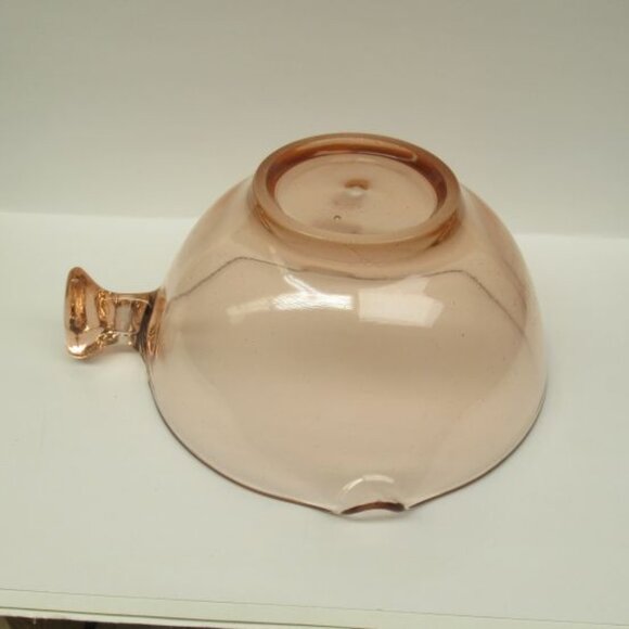 U.S. Glass Co. Pink SLICK HANDLE 9 Inch Two-Spout Batter Bowl - Picture 6 of 6
